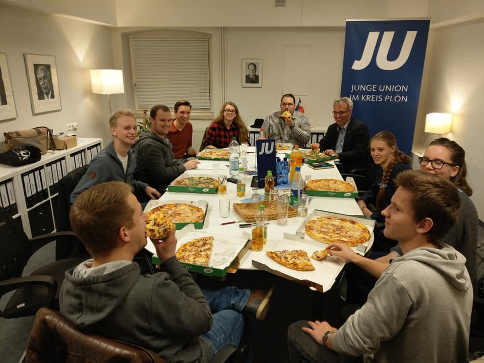 Pizza & Politics mit Tim Brockmann