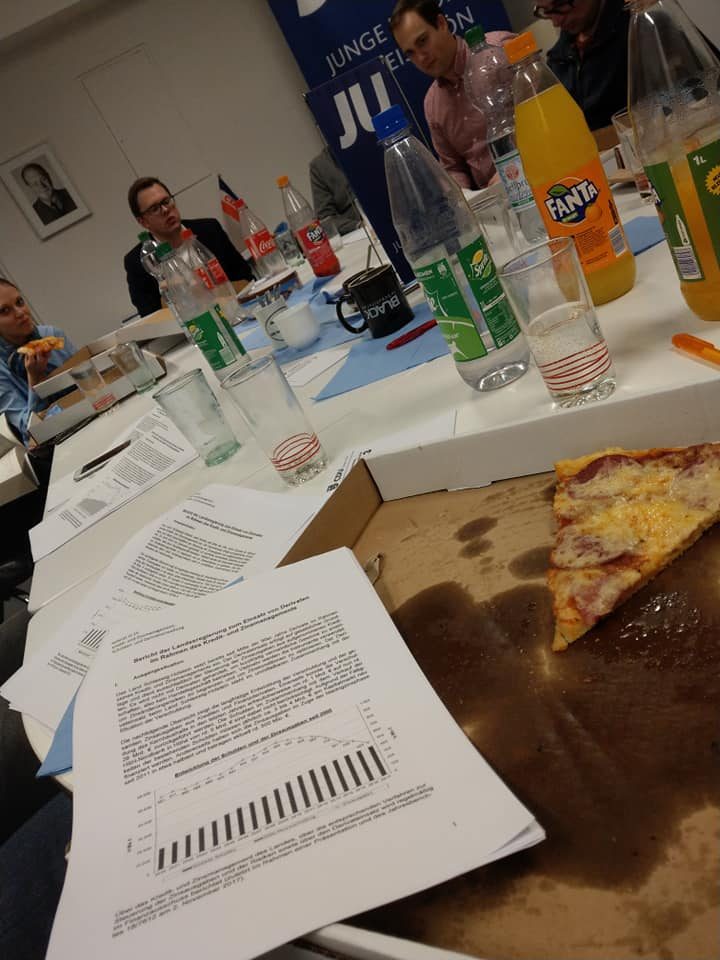 Pizza & Politics mit Ole-Christopher Plambeck MdL